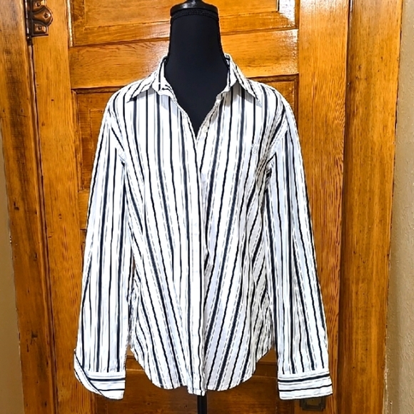 Chaps Black and White Long Sleeve Striped Button-Up Top M - Picture 1 of 3